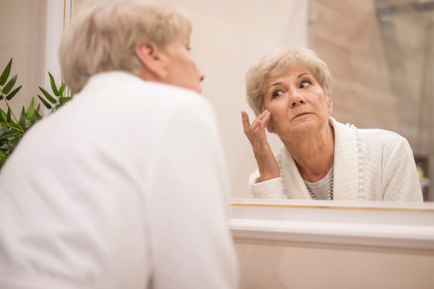 How Can I Address the First Signs of Aging?