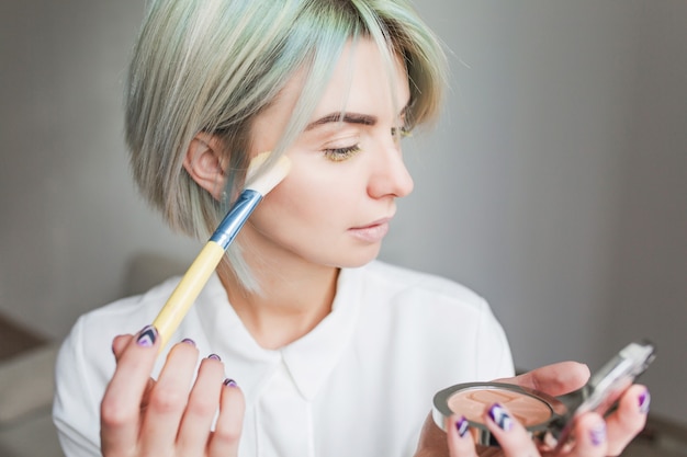 Mastering the Art of Flawless Concealer Application